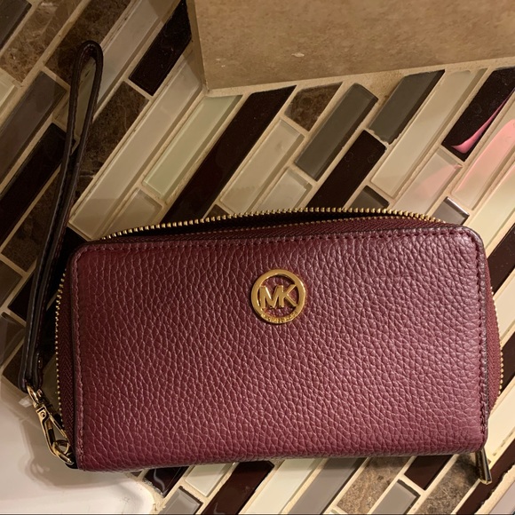 MK WRISTLET - Picture 1 of 2